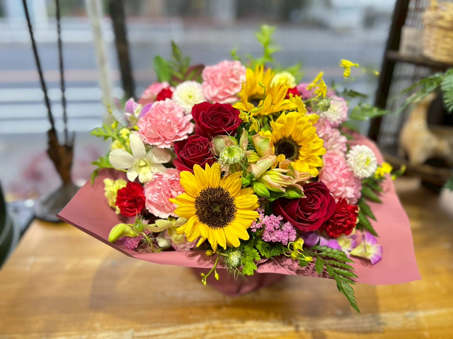 陽だまりと彩りの花かご